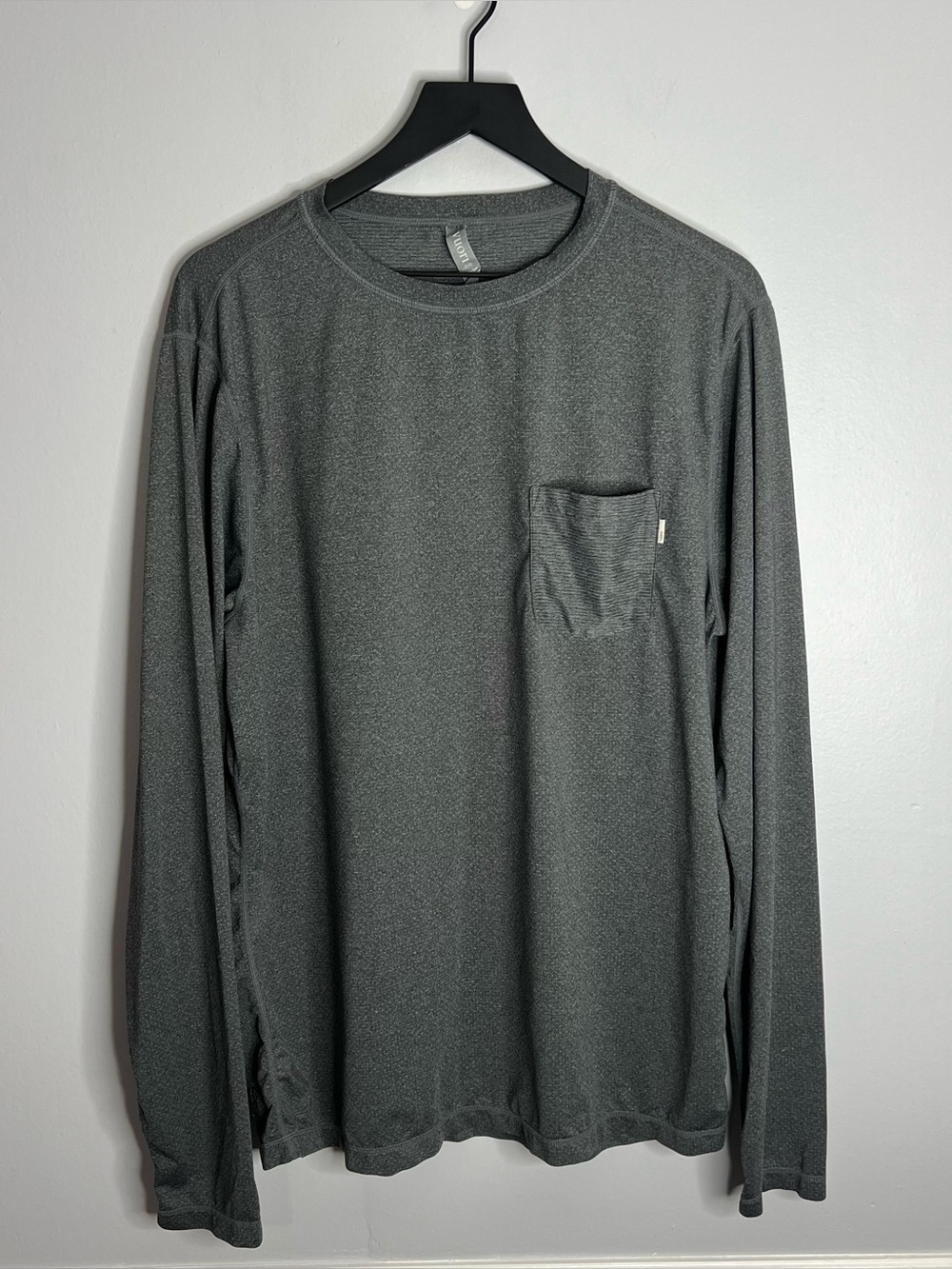 Vuori Long Sleeve Tradewind Performance Tee Shirt Mens XL Grey